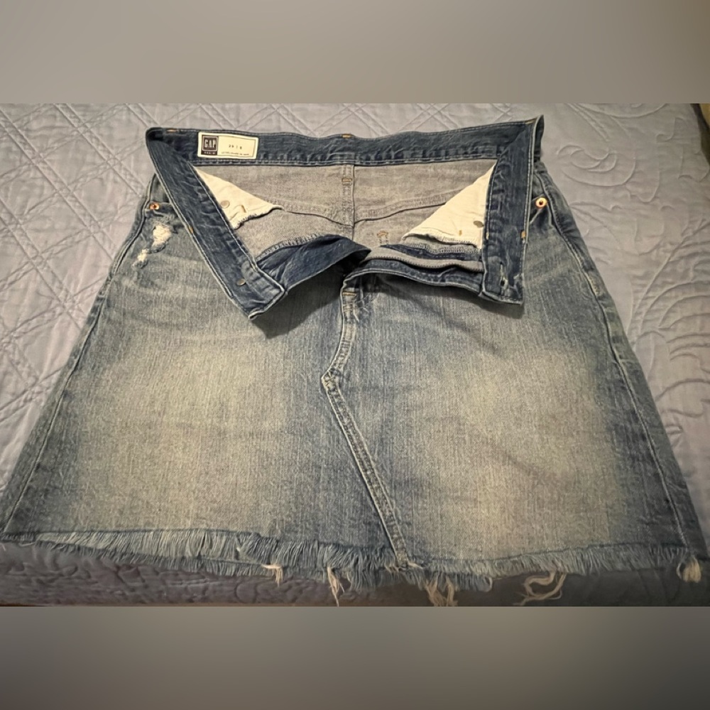 GAP Distressed Denim 5 Pocket Mini Jean Skirt
